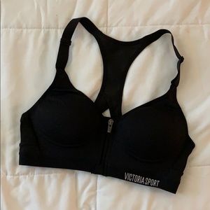 VICTORIA’S SECRET front close sport bra